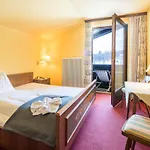 Knollhof 3*