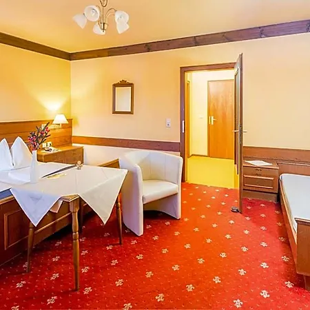 Knollhof Hotel 3*